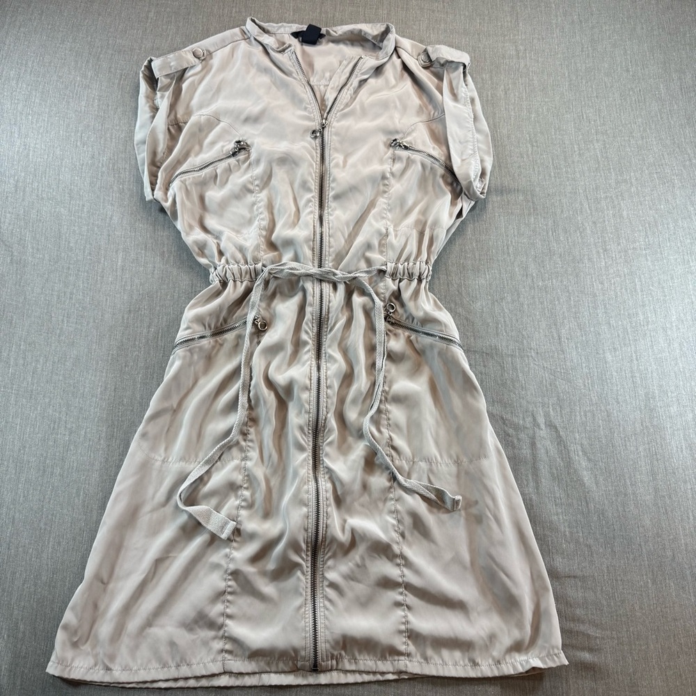 H&M Utility Shirt Dress Beige Drawstring Waist Size 10 Pocket Zip Up Cap Sleeve